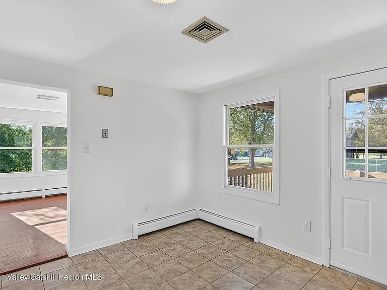131 Barbarossa Ln — Photo 28
