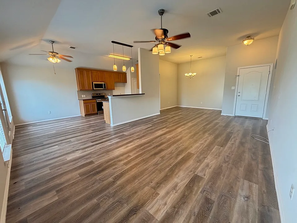 128 Starlight Dr