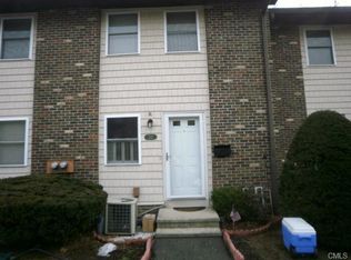 332 Knapps Hwy, Fairfield, CT 06825