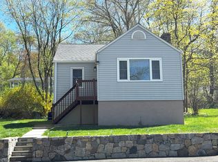 6 Fulton Dr, New Fairfield, CT 06812