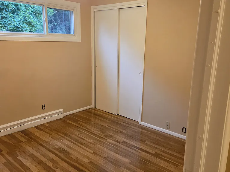 647 Franklin St — Photo 3
