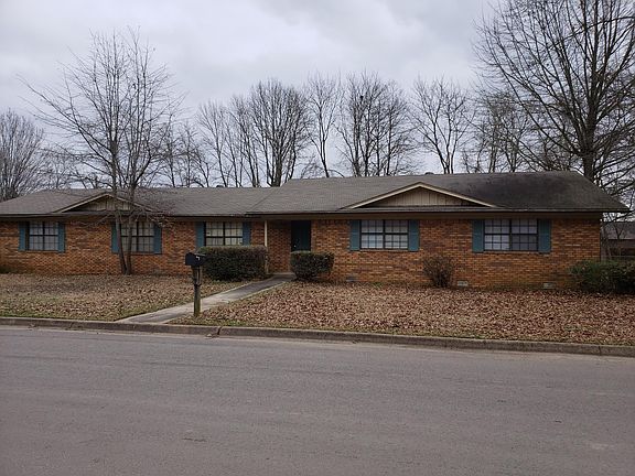2nd image of 901 Lancelot Dr