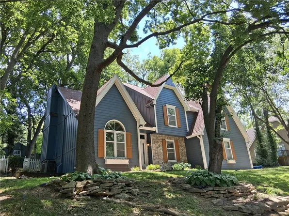 1107 Wildbriar Dr, Liberty, MO 64068