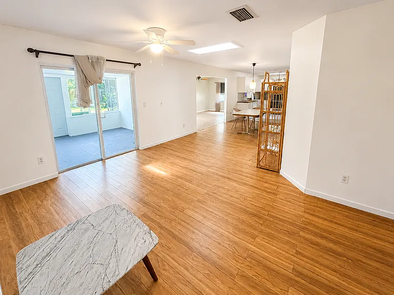 534 Sevilla Dr — Photo 6
