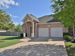 10343 Solitaire Cir, Houston, TX 77070