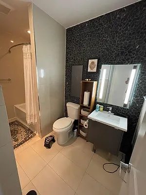 Rented by Bloom Real Estate Group | media 32