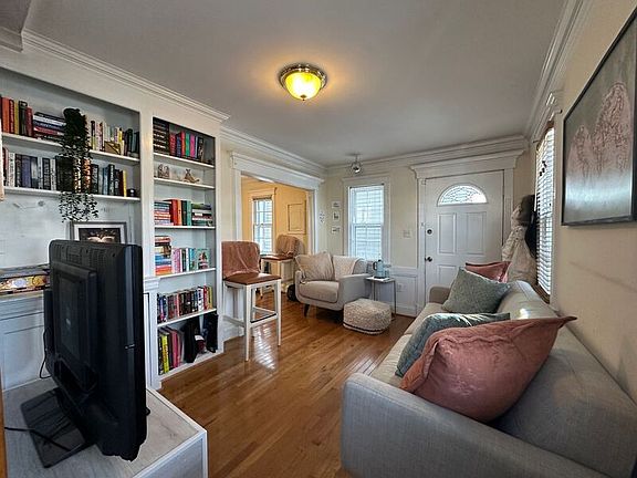 4th image of 1409 Charles St APT 1