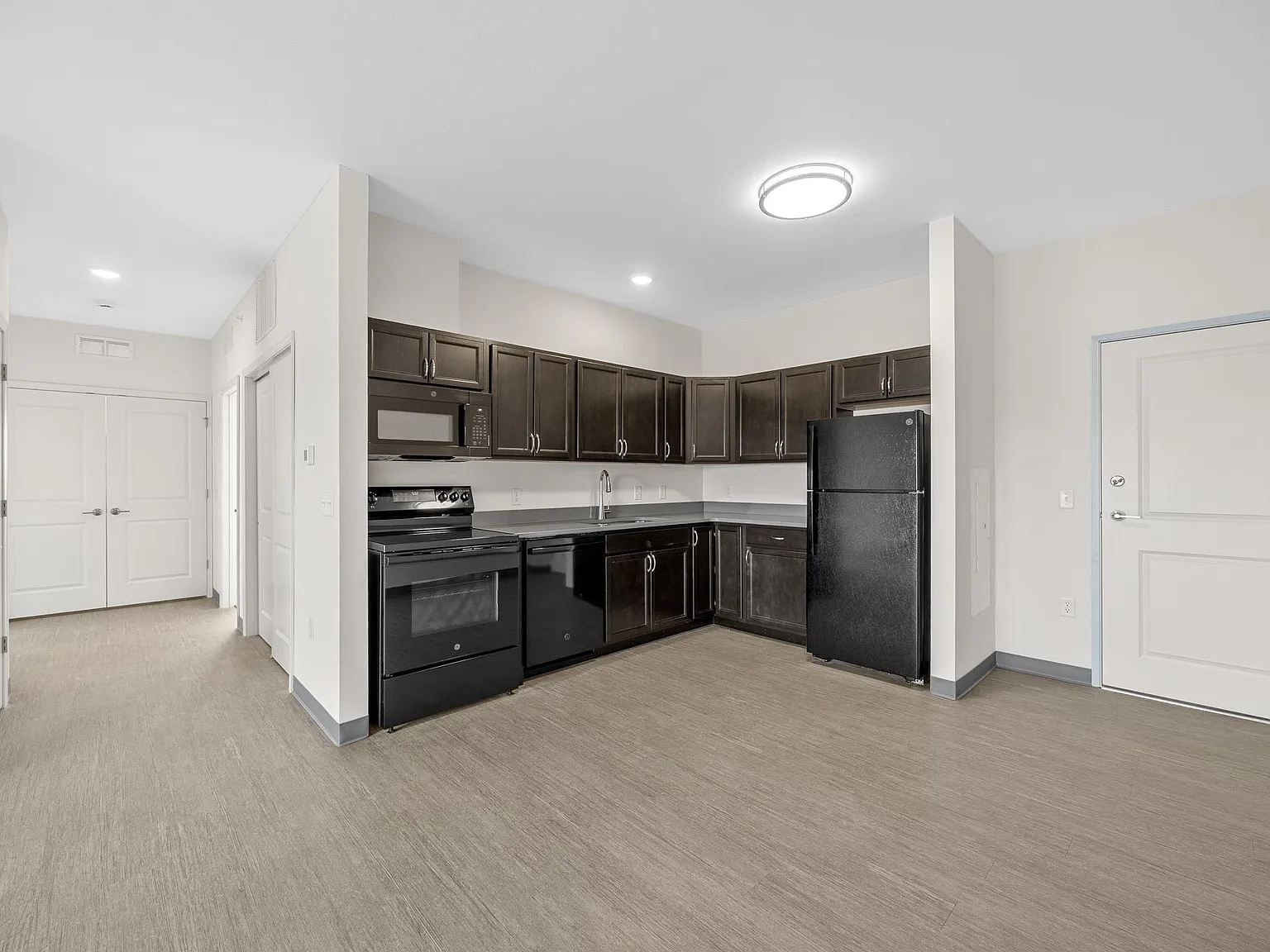 Stone Ridge Apartments and Townhomes — Photo 3