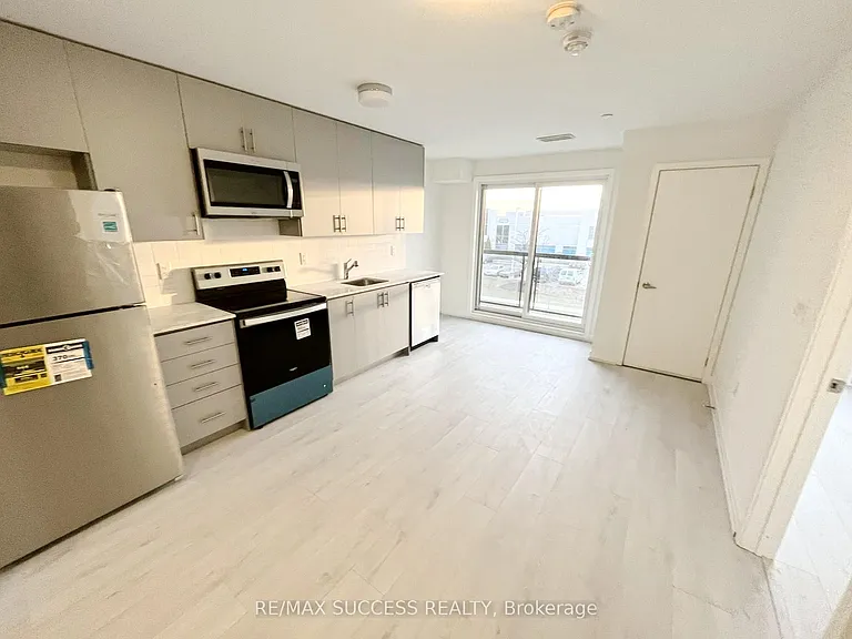 3401 Ridgeway Dr #315 — Photo 2