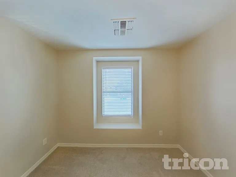 21338 N Denver Ct — Photo 13