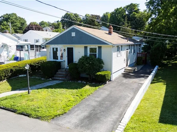 34 Sampson Ave, North Providence, RI 02911