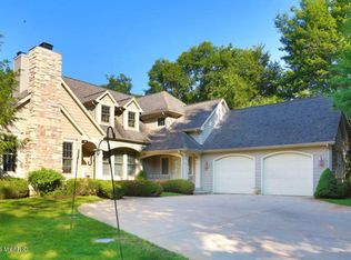 6417 N 39th St, Augusta, MI 49012