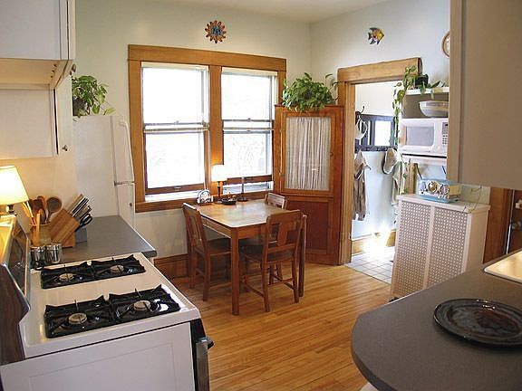 4th image of 3327 Holmes Ave S