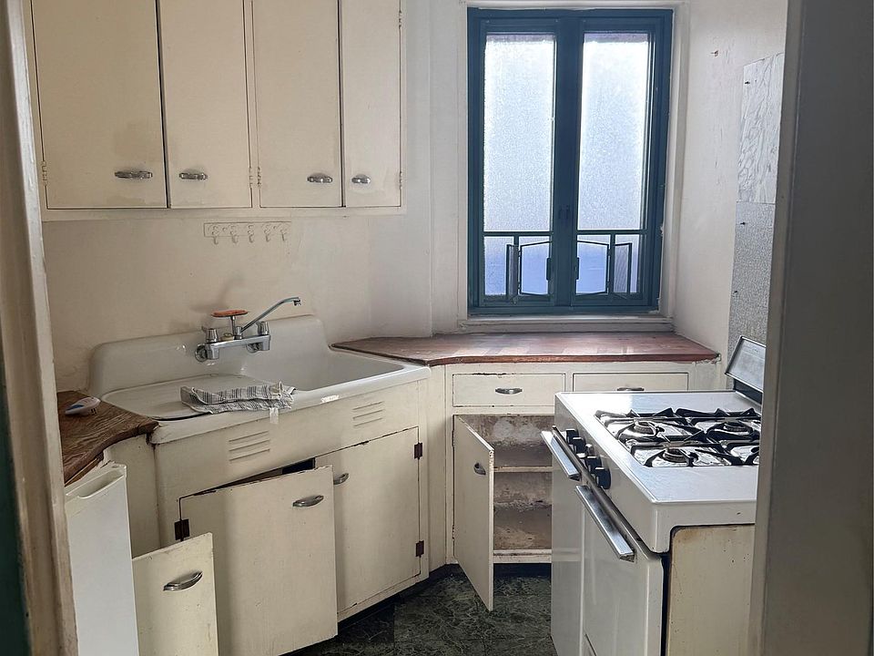 1st image of 1530 Metropolitan Avenue #7