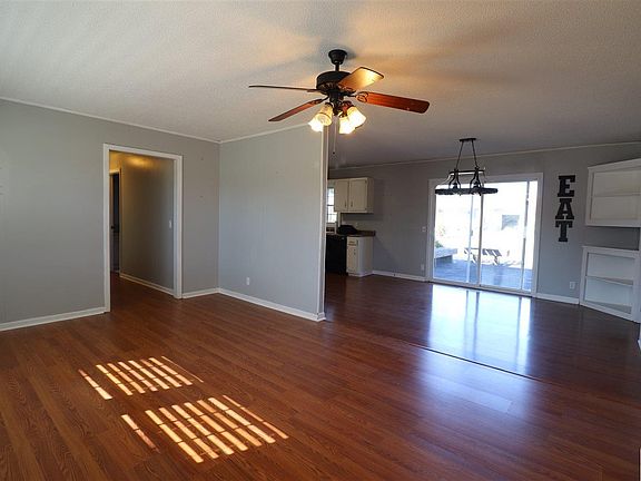4th image of 11 Guinevere Dr