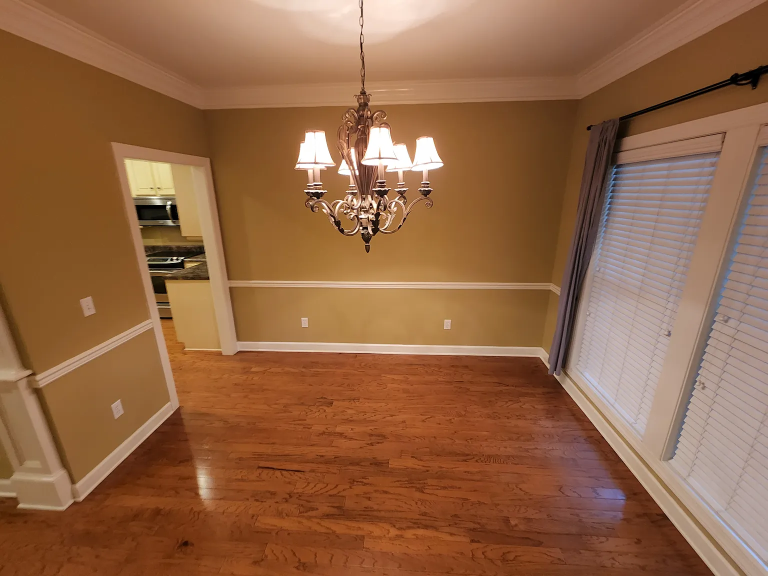 3 bed, 2080 sqft, $2,000 — Photo 3