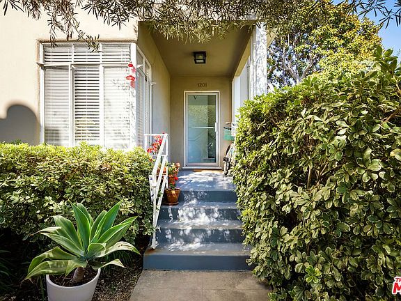 4th image of 1201 Beverly Green Dr Unit 2