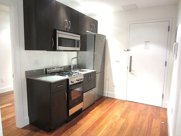 3rd image of 636 E 11th St APT 1M