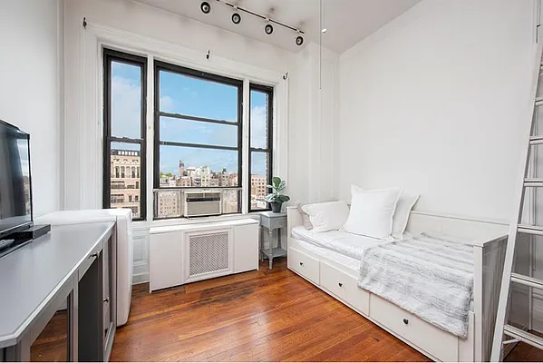 Rented by Douglas Elliman | media 9