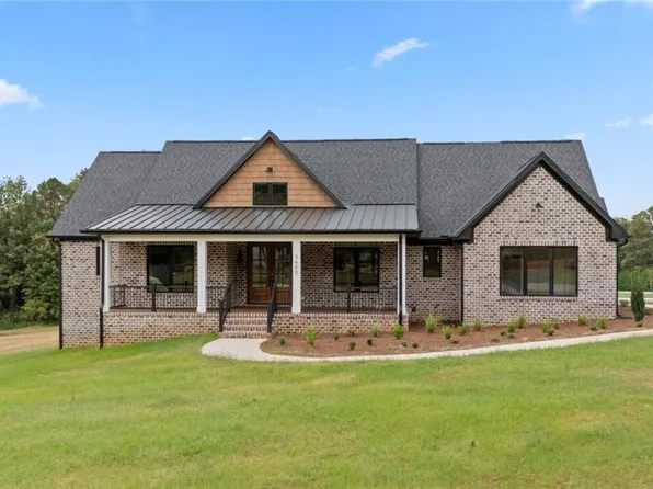 3650 Beroth Cir, Pfafftown, NC 27040