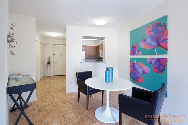 Sold by aptsandlofts.com | media 30