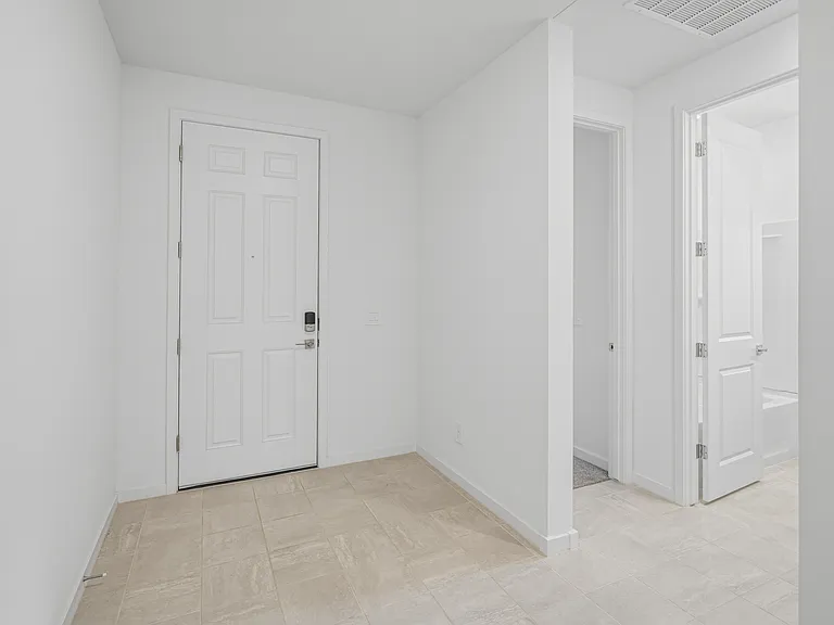 2520 E Grenache Rd — Photo 2