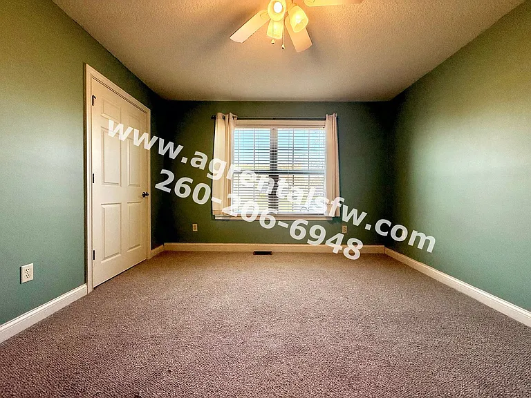 8819 Strathmore Ln — Photo 4