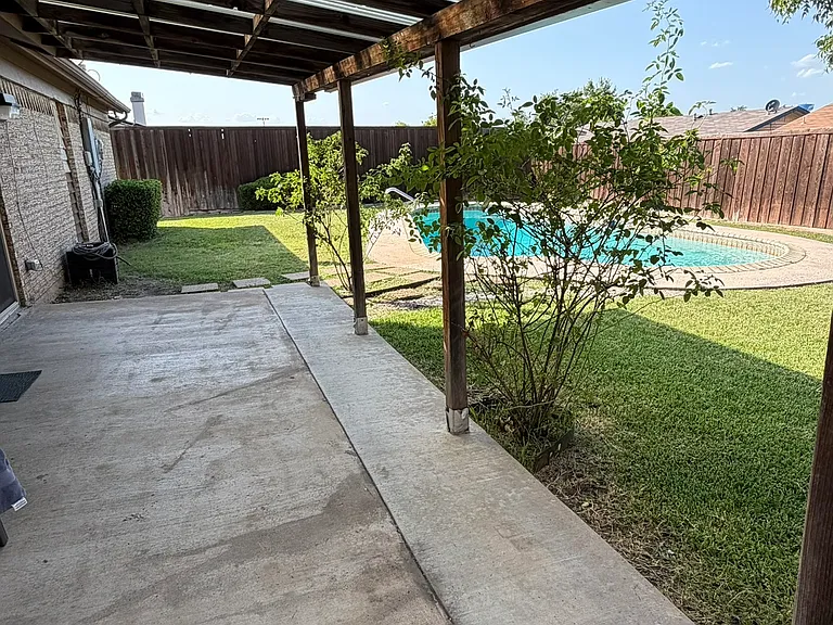 1803 Redbud Cir — Photo 21