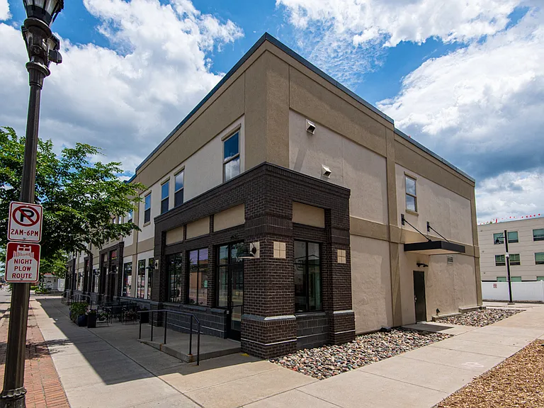 360 University Ave W — Photo 10