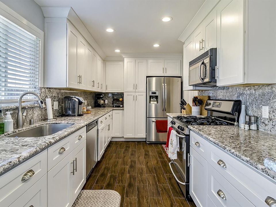 1st image of 3247 W Sonoma Ave