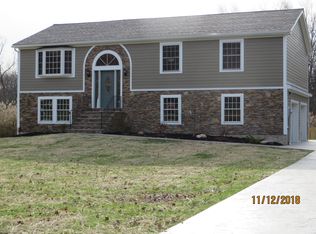 39 Stephen Dr, Hopewell Junction, NY 12533