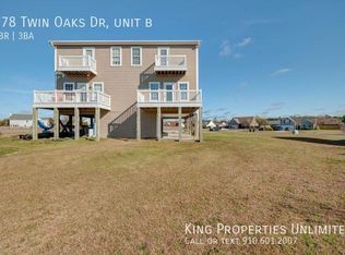 178 Twin Oaks Dr #B, Hampstead, NC 28443