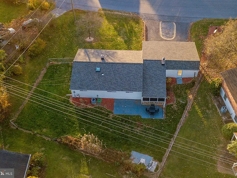 11419 Greenberry Rd — Photo 5
