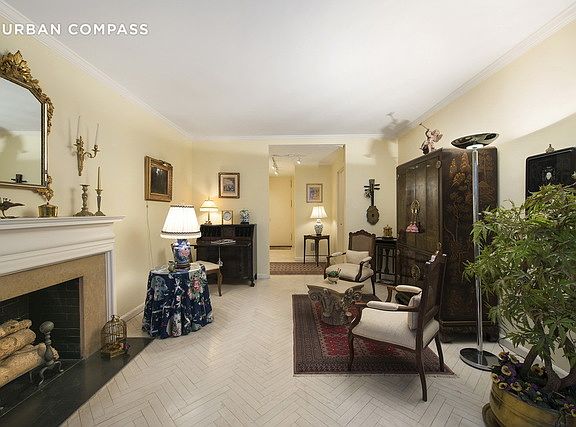 2nd image of 24 W 55th St APT 6A