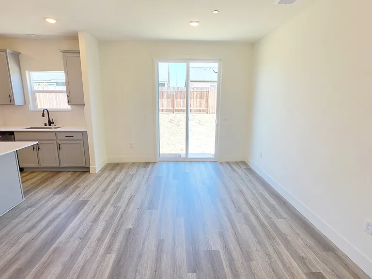 7408 Brenner Pass Way — Photo 31