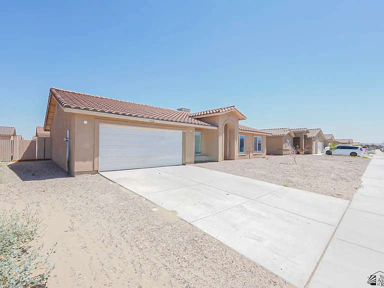 7316 E 45th Pl — Photo 3