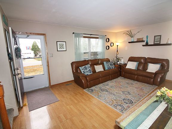 4th image of 20011 S Spruce Dr