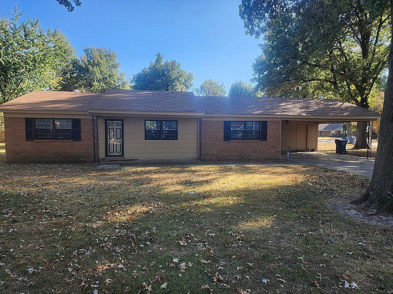 1st image of 707 E Patricia Dr