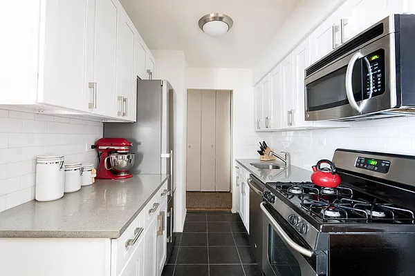 Sold by Compass | media 1