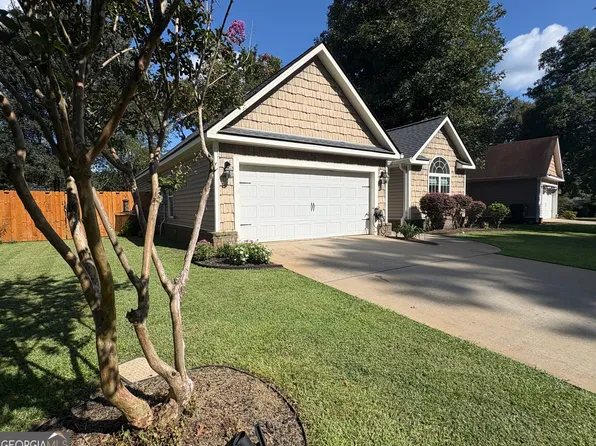 304 Madison Place Pkwy, Byron, GA 31008