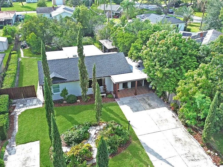 502 S Highland Ave — Photo 17