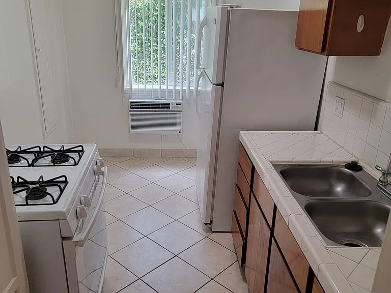 1226 N Ogden Dr #4 — Photo 5