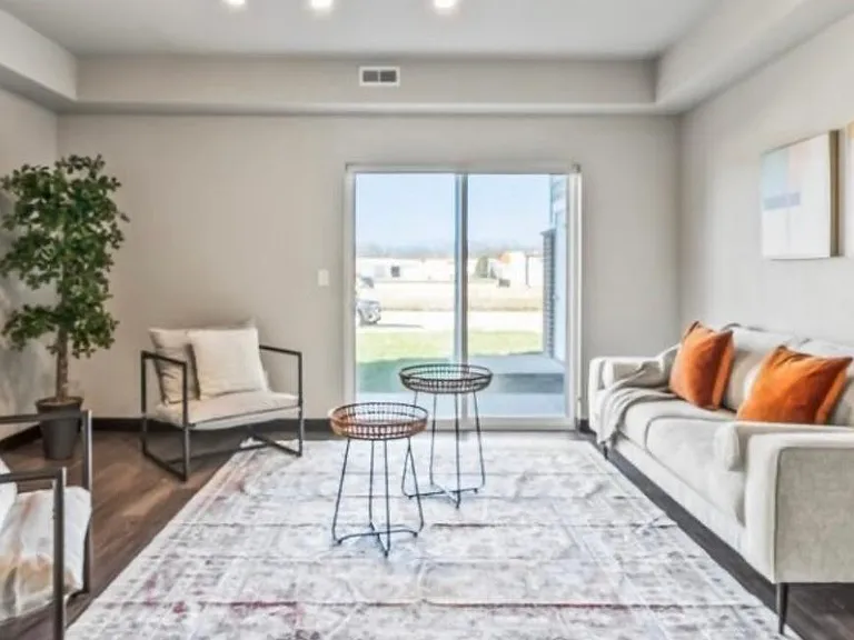 Meadowbrook Condos Hudson — Photo 3