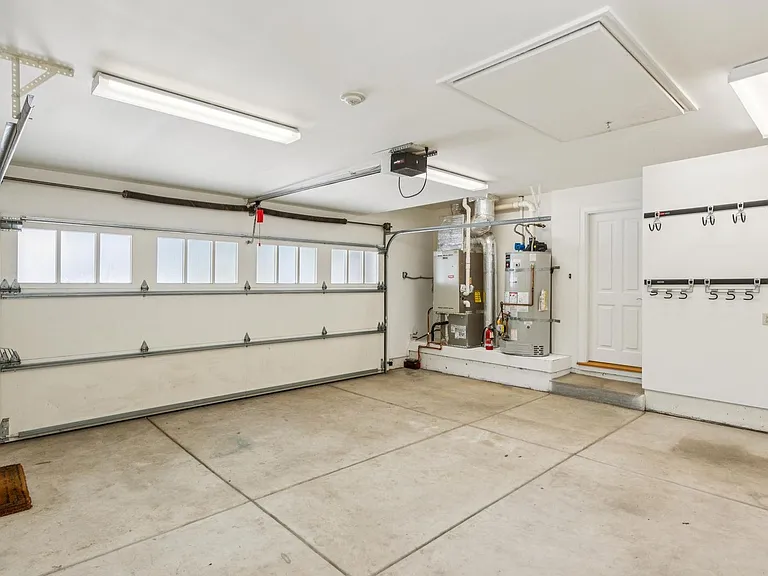 845 Windsor Dr — Photo 48