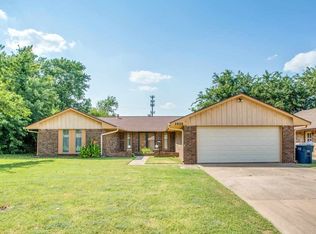 2808 Sunnybrook Ln, Enid, OK 73703