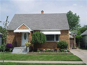 1st image of 209 W Hazeltine Ave