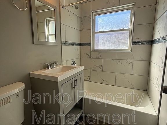 3rd image of 2123 119th St #1