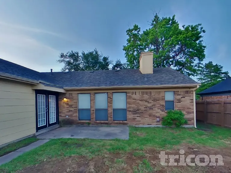 300 Ripplewood Dr — Photo 15