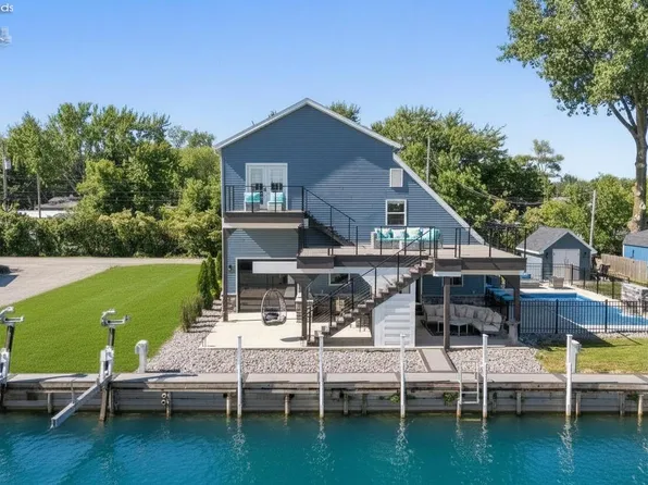 4690 E Johnson Ave, Port Clinton, OH 43452