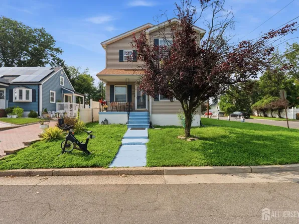 1738 W 3rd St, Piscataway, NJ 08854